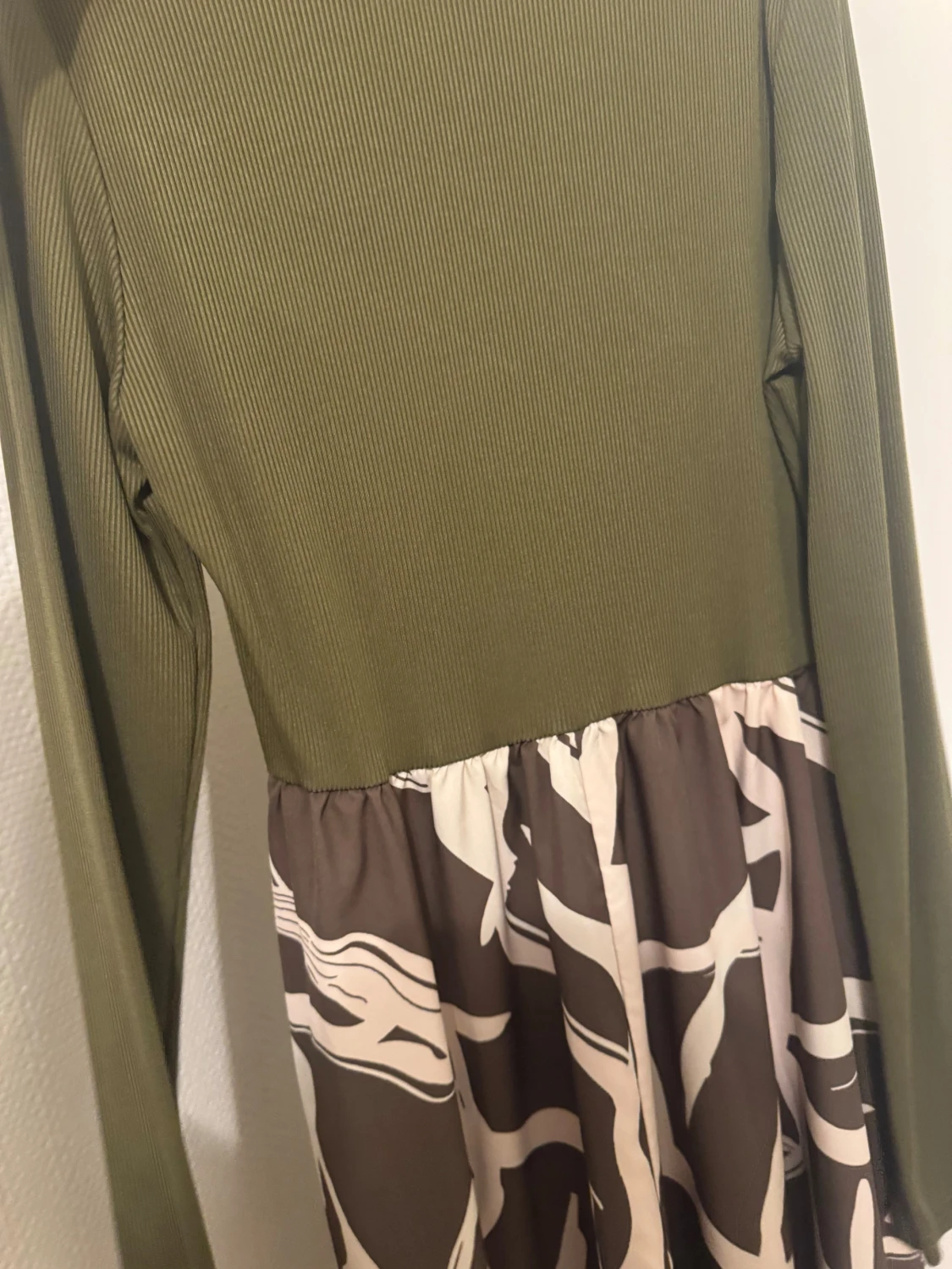 Långklänning med grönt ribbat liv - 2