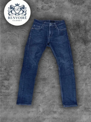 TOF Pistolero - Tvärfeta tiger jeans i den eftertraktade modellen ”pistolero”. De sitter slim fit och har en fet färg. Köp innan de ryker!