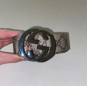 Beige G bälte  - Riktigt bra kvalité, helt nytt, inga diffekter