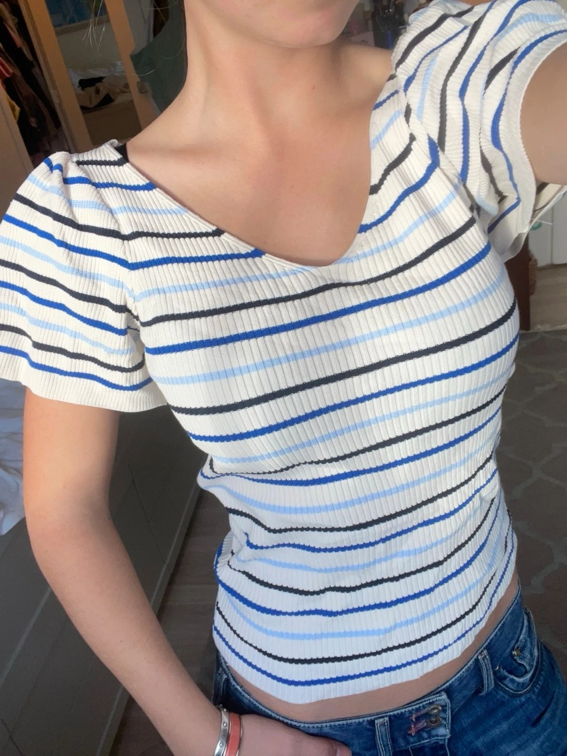 Randig ribbad topp med puffärm