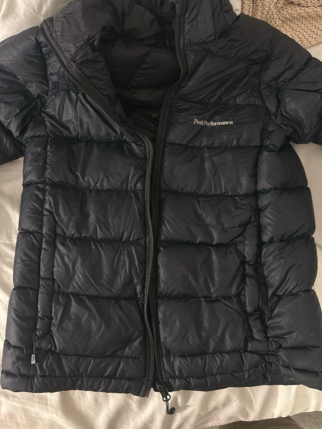 Svart dunjacka Peak Performance - 2