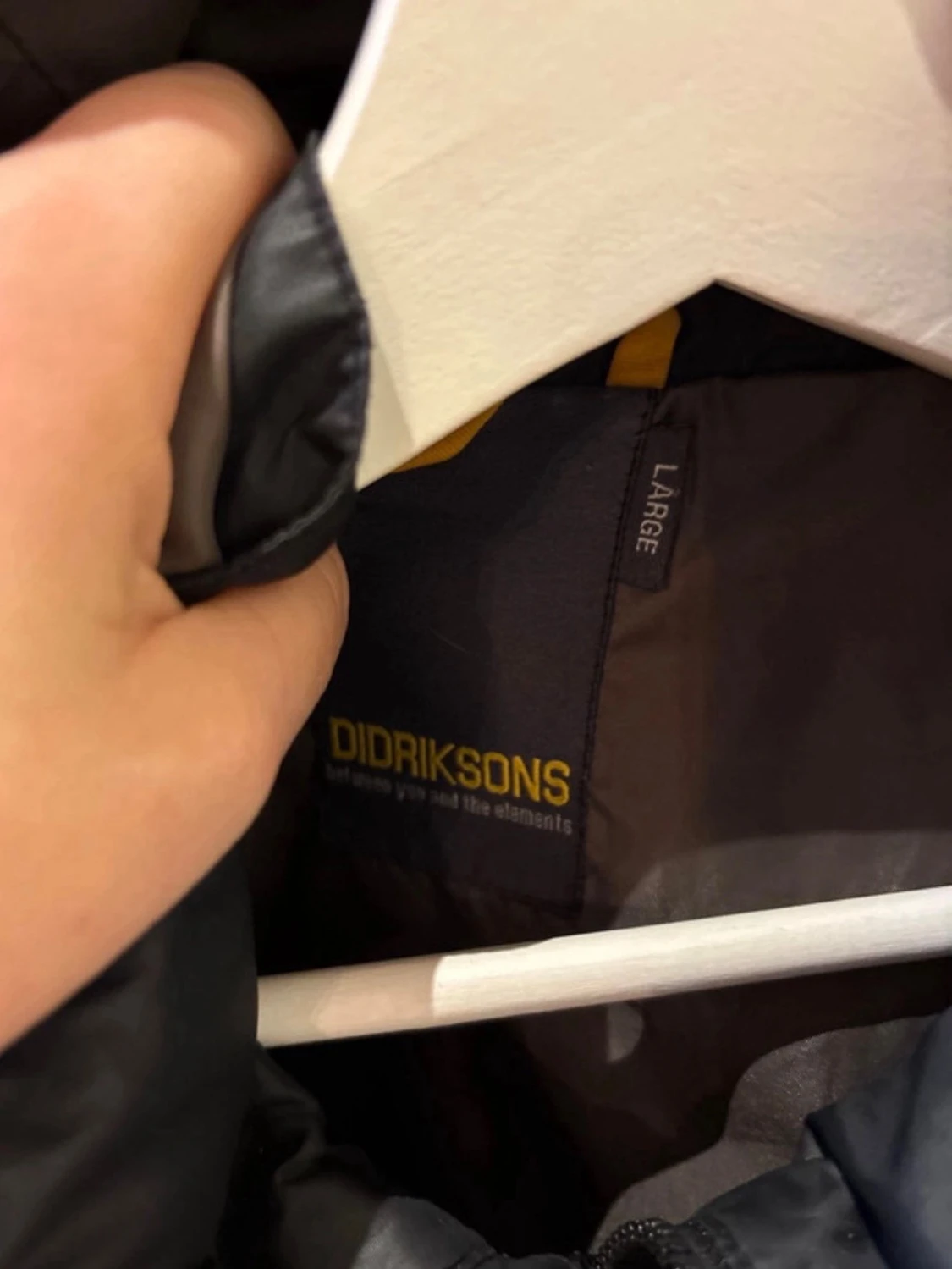 Svart vindjacka från Didriksons L - 3