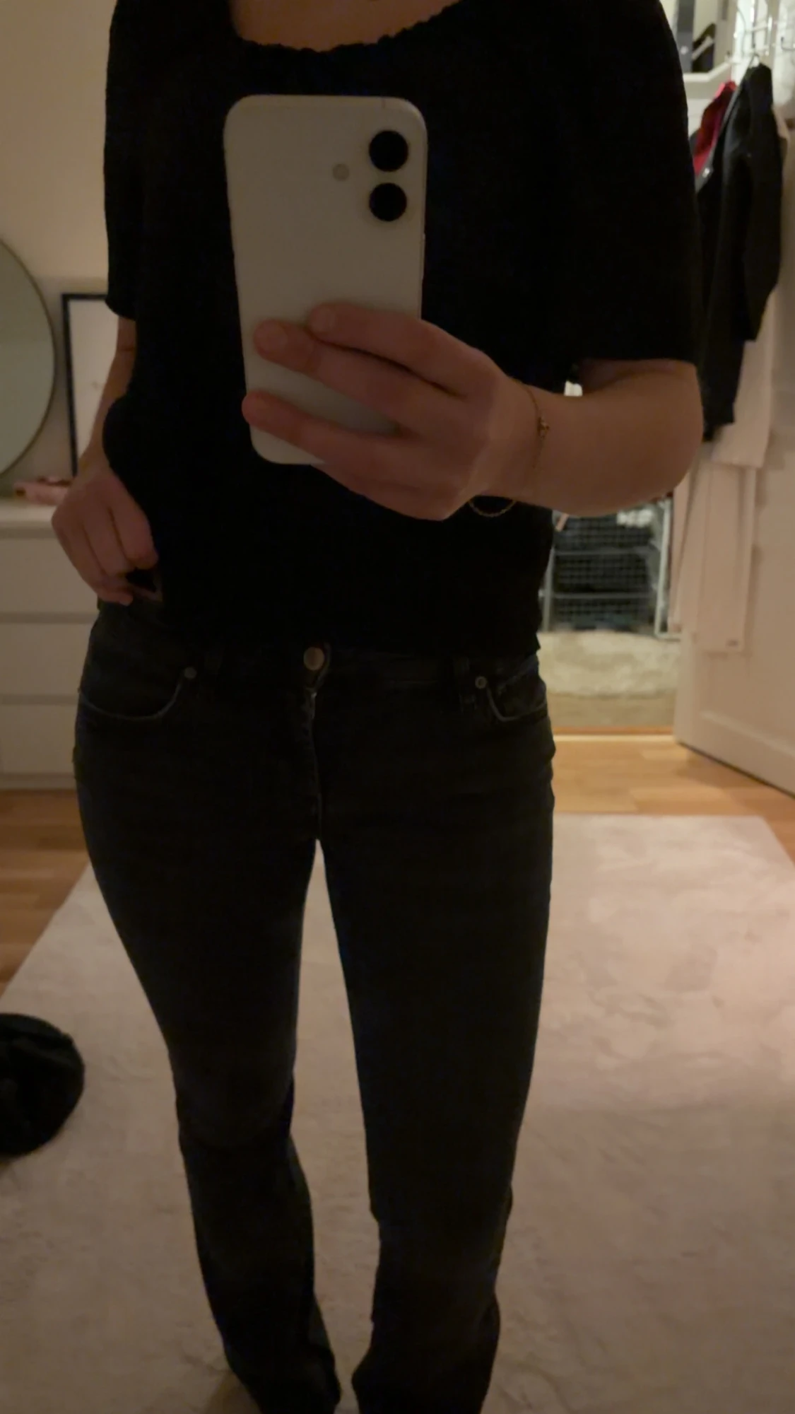 Svarta lågmidjade jeans