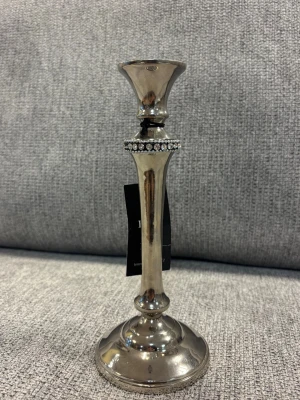 Ljusstake - Silverig ljusstake med små glitter detaljer. Oanvänd.