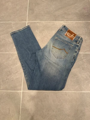 Jacob Cohën 688 comfort  - Ett par snygga byxor från Jacob Cohën i storlek W35 i modellen 688 Comfort 