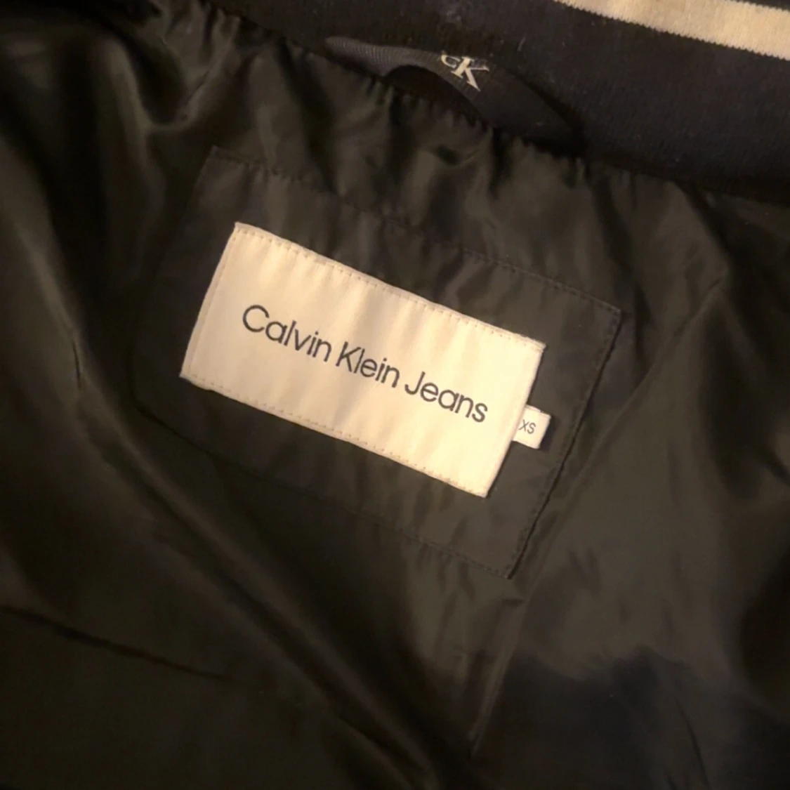 Svart pufferjacka från Calvin Klein Jeans - 3