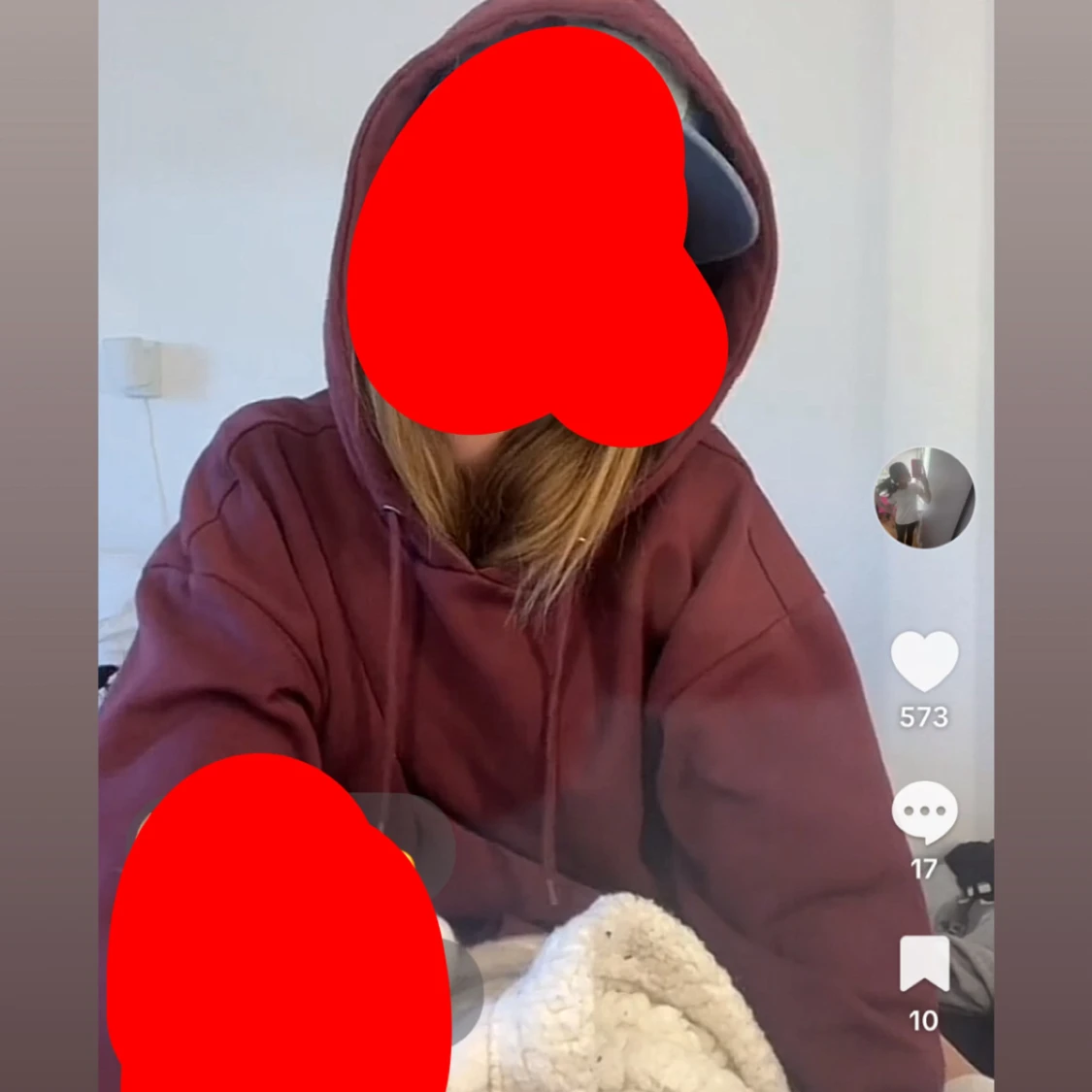 Mörkröd oversized hoodie med huva