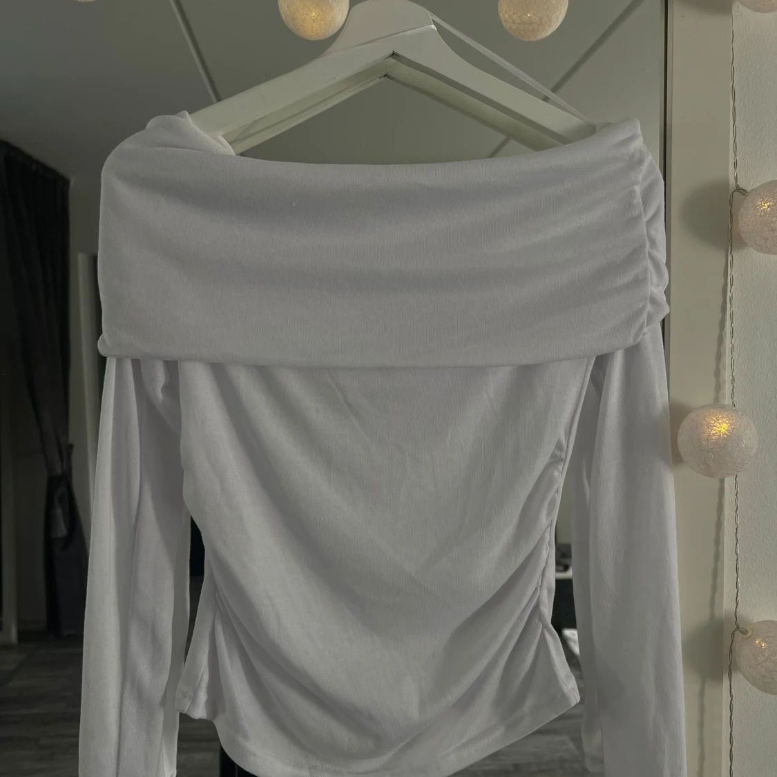 Vit offshoulder långärmad topp