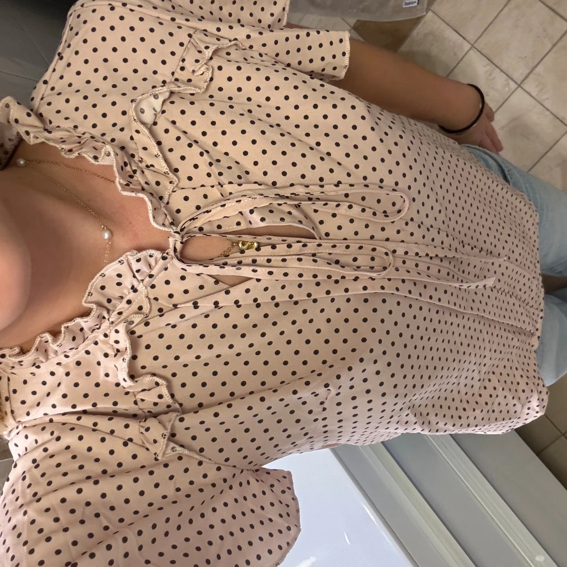 Rosa blus med prickar från SHEIN - 1