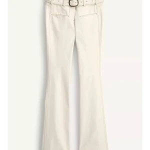 Zara limited edition  - Snyggaste benvita jeansen från Zara limited edition, använda en gång bara