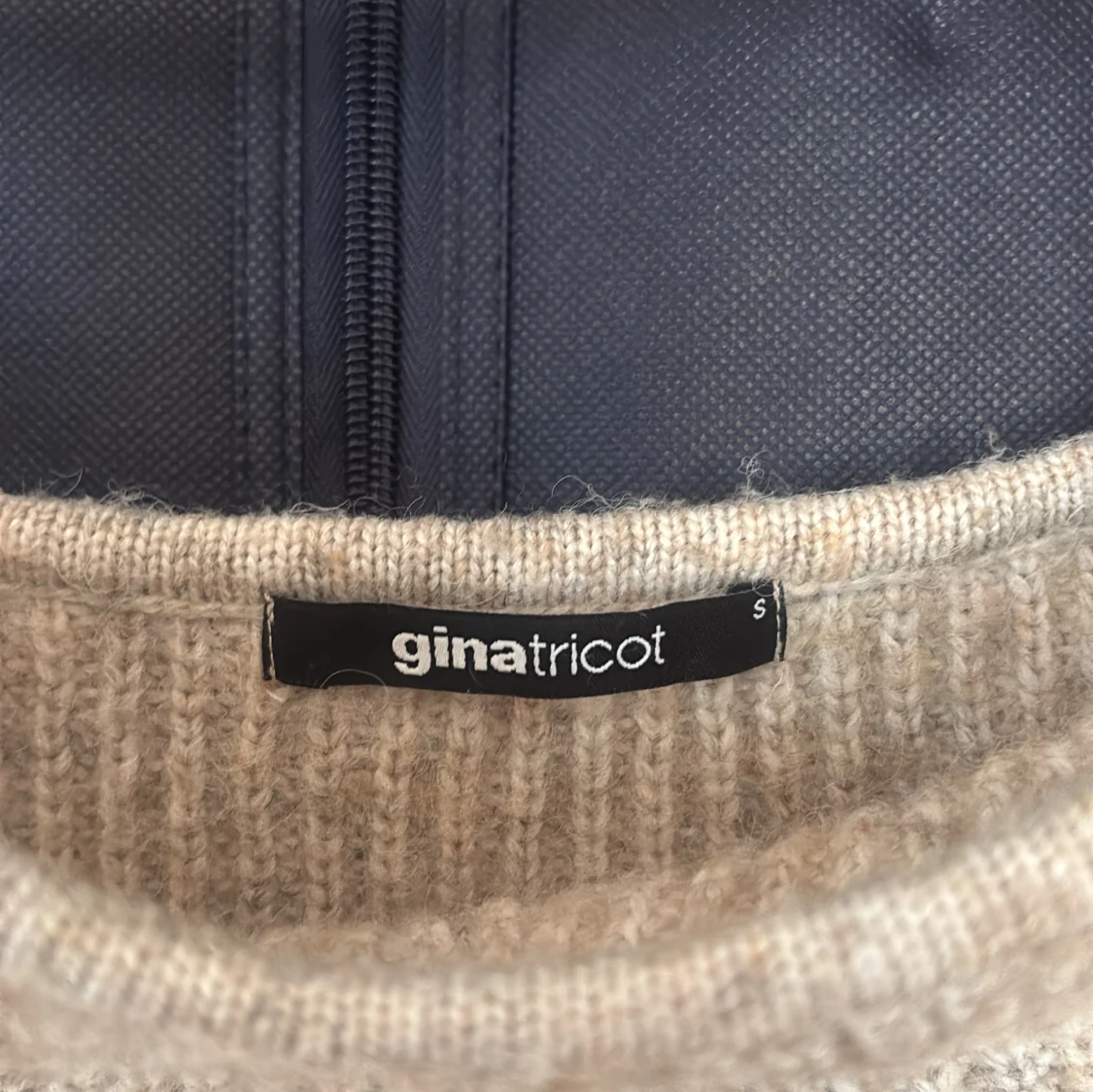 Beige stickad tubtopp från Gina Tricot - 2