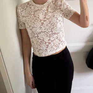 Vit spetstopp - Vit spetstopp från ZARA 