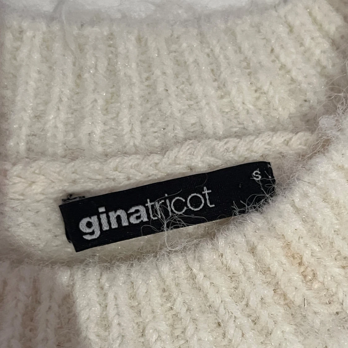 Vit stickad tröja från Gina Tricot - 1