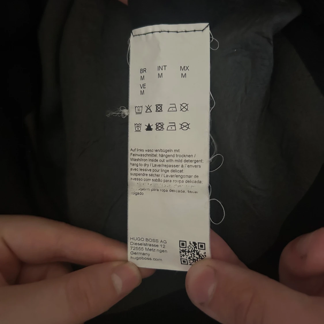 Svart hoodie från Hugo Boss - 4