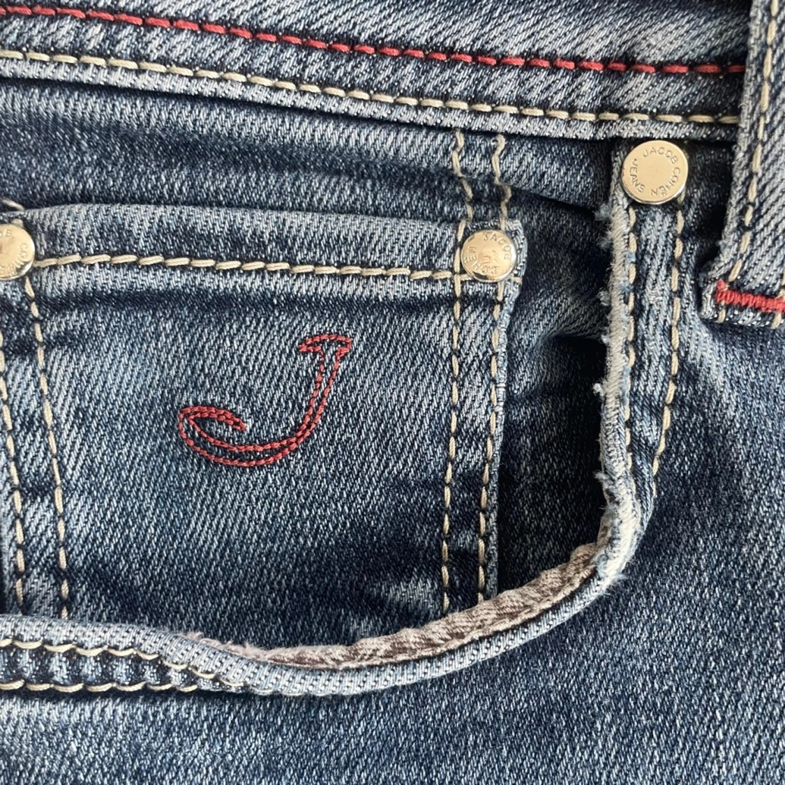 Jacob Cohën jeans med röd detalj - 92