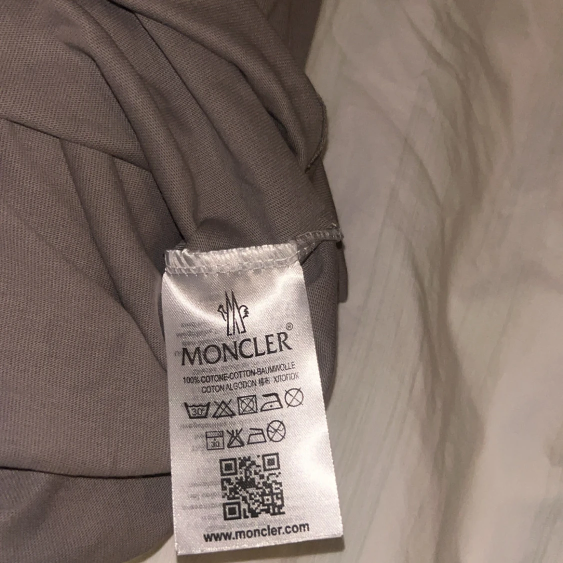 Beige t-shirt från Moncler,  - 2