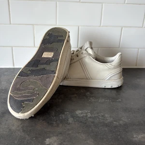 Valentino flycrew först i kvarn❗️ - Tja säljer dessa valentino flycrew i okej skick, strlk 40/41. Säljer pga  att det inte används längre. Mvh August