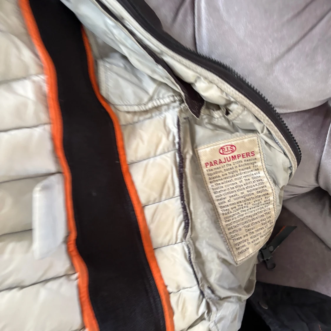 Grå dunjacka från Parajumpers - 1