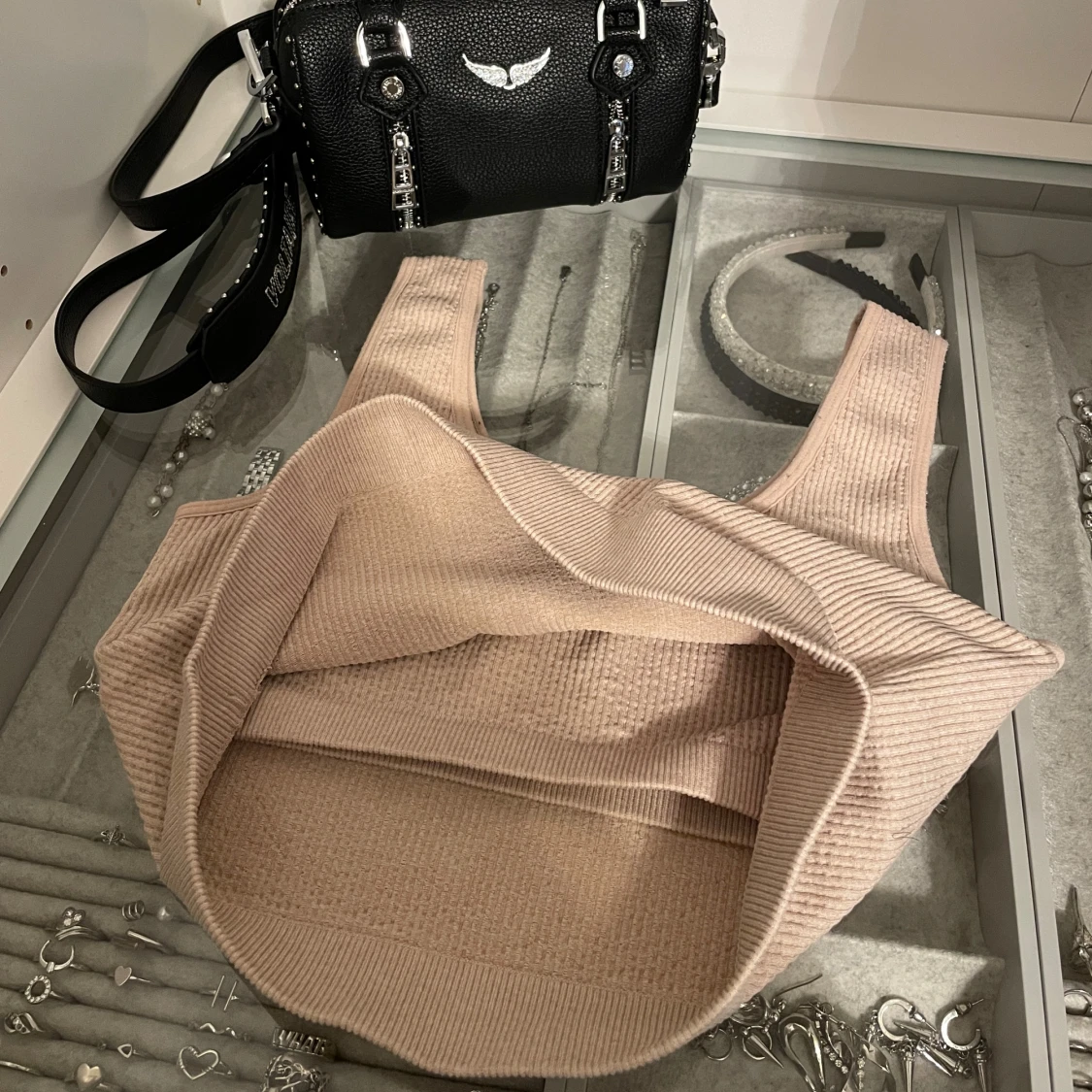 Beige ribbad linnetopp - 1