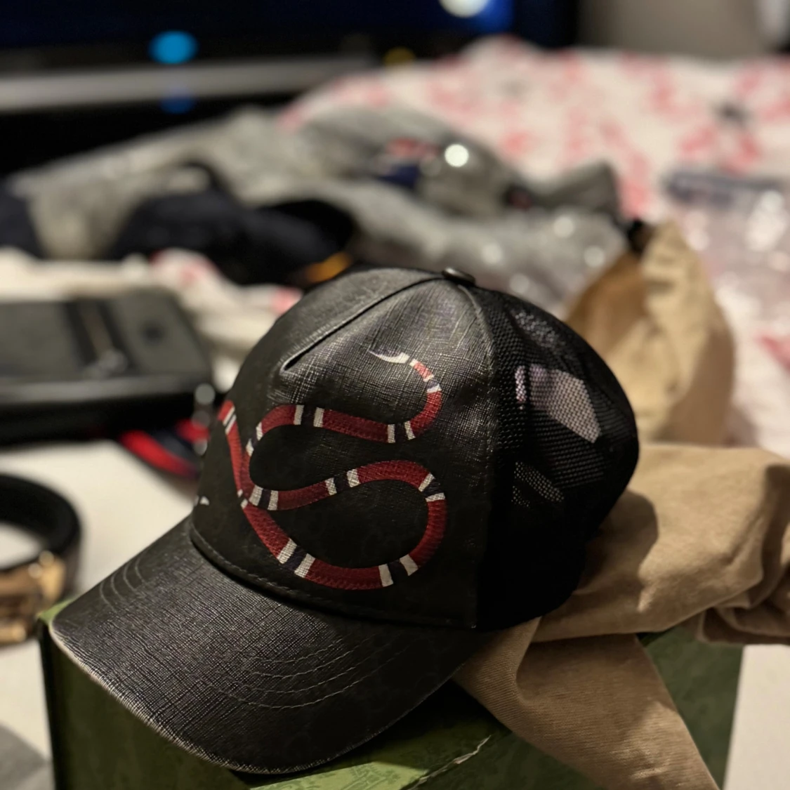 Gucci keps med orm och GG-mönster - 1