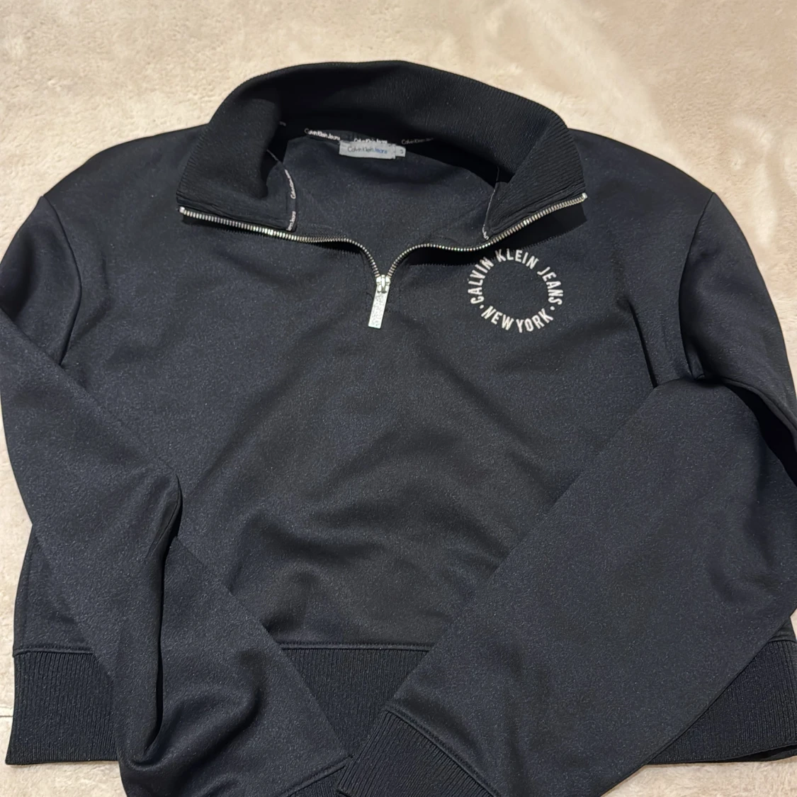 Svart Calvin Klein half zip sweatshirt