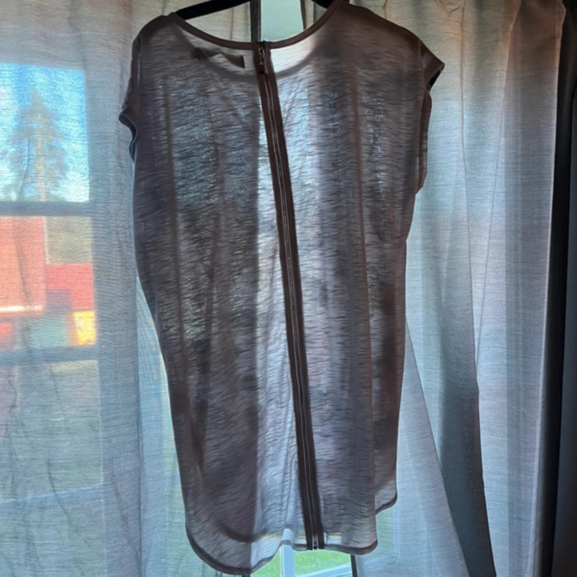 Beige transparent topp med fågelmönster - 1