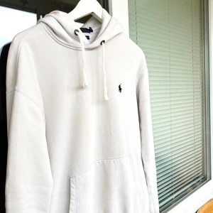 Ralph lauren hoodie vit - Bra skick passar som S/M jag tar gärna byten
