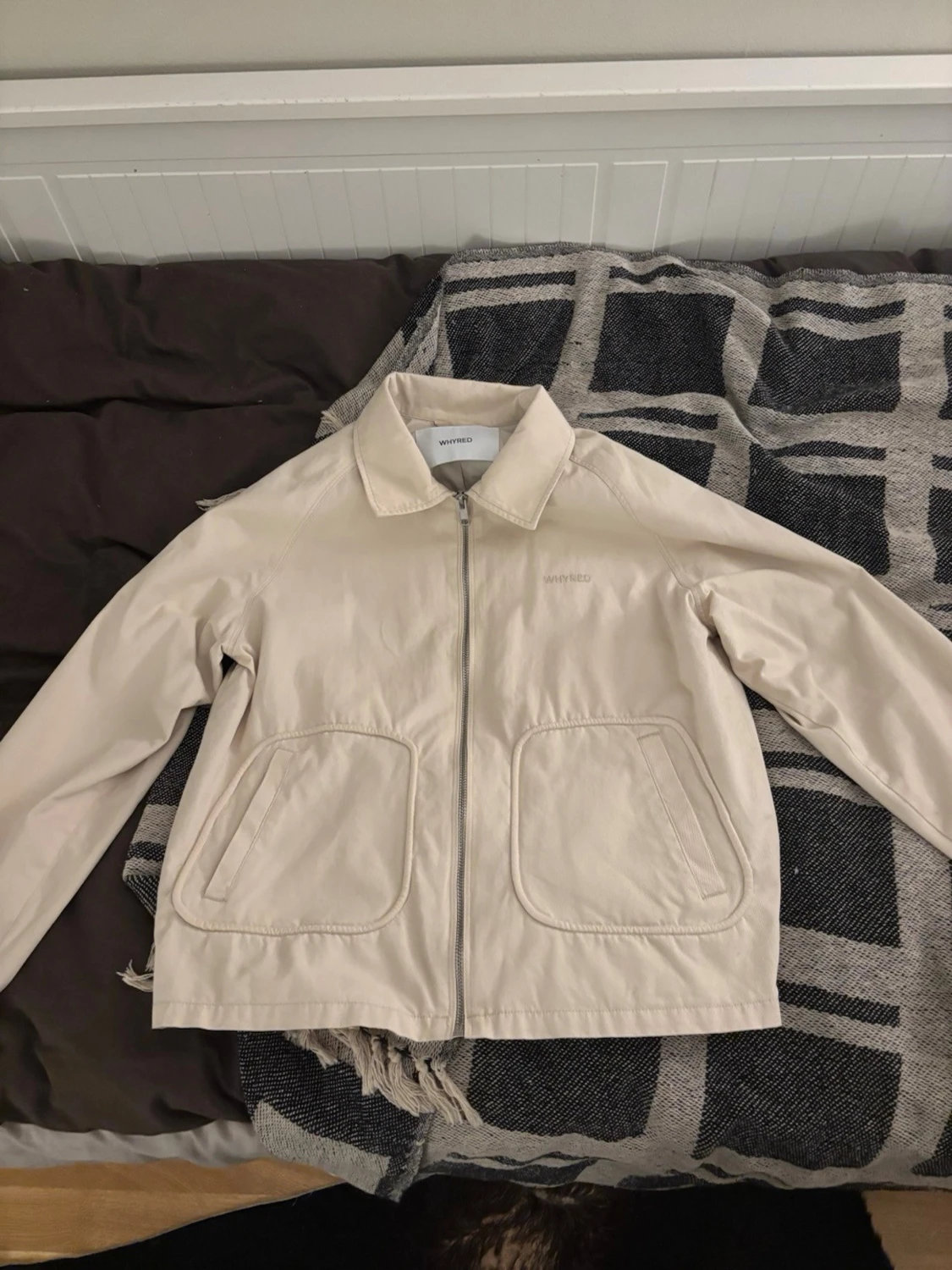 Beige vindjacka från Whyred