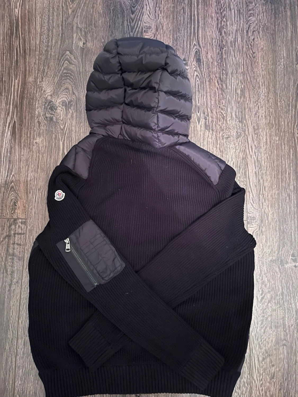 Svart Moncler pufferjacka med huva - 1