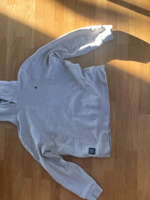 Morris hoodie - Beige Morris hoodie som blev för liten 10/10 skick