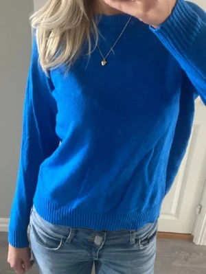 Stickad tröja  - Säljer denna pga 0 användning 