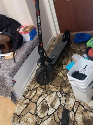 E wheels E2S v2 PRO  - Startar inte på grund ut av en kabel som har lossnat kan fixas o verkstad under 100kr 