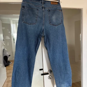 Volcom Billow jeans - loose fit - Storlek 33/30, använda men fint skick. Baggy / loose fit