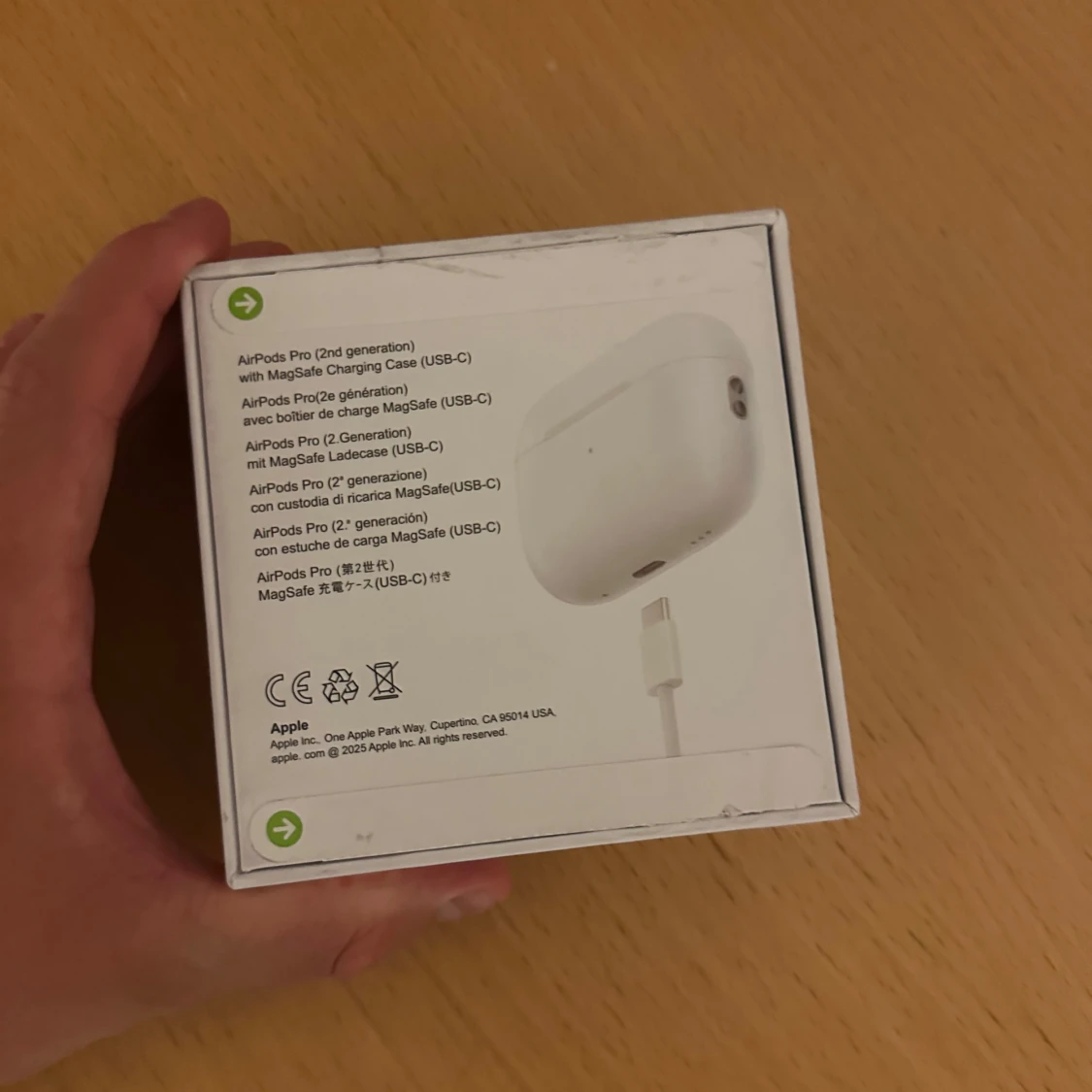 AirPods Pro (2nd generation) MagSafe USB-C - 1