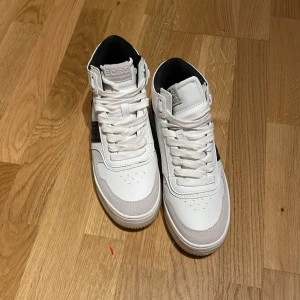 björn borg skor  - Hej! säljer ett par helt nya björn borg skor i storlek 39 vi köpte skorna för nypris ca 900 och nu säljer jag för 350 tveka inte att skriva 