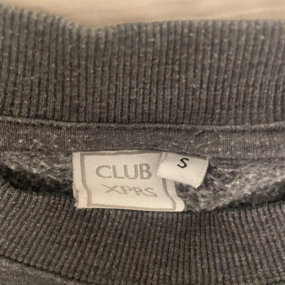 Mörkgrå sweatshirt från Club XPRS - 1