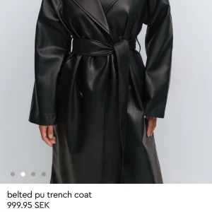 Skinnjacka - Säljer min skinnjacka från Gina tricot i storlek Xs🩷är helt ny, slutsålt online.🩷🌸