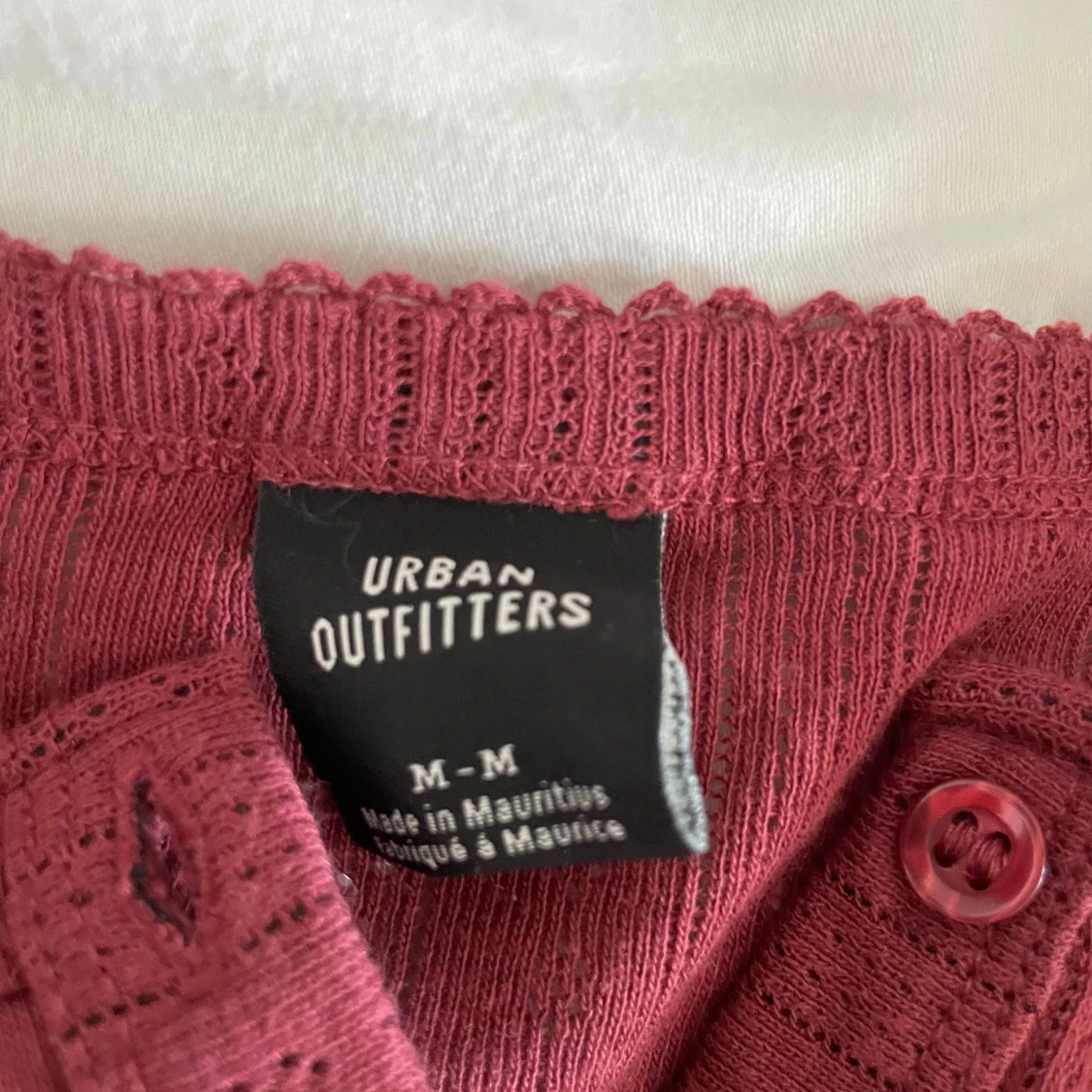 Vinröd kofta från Urban Outfitters - 1