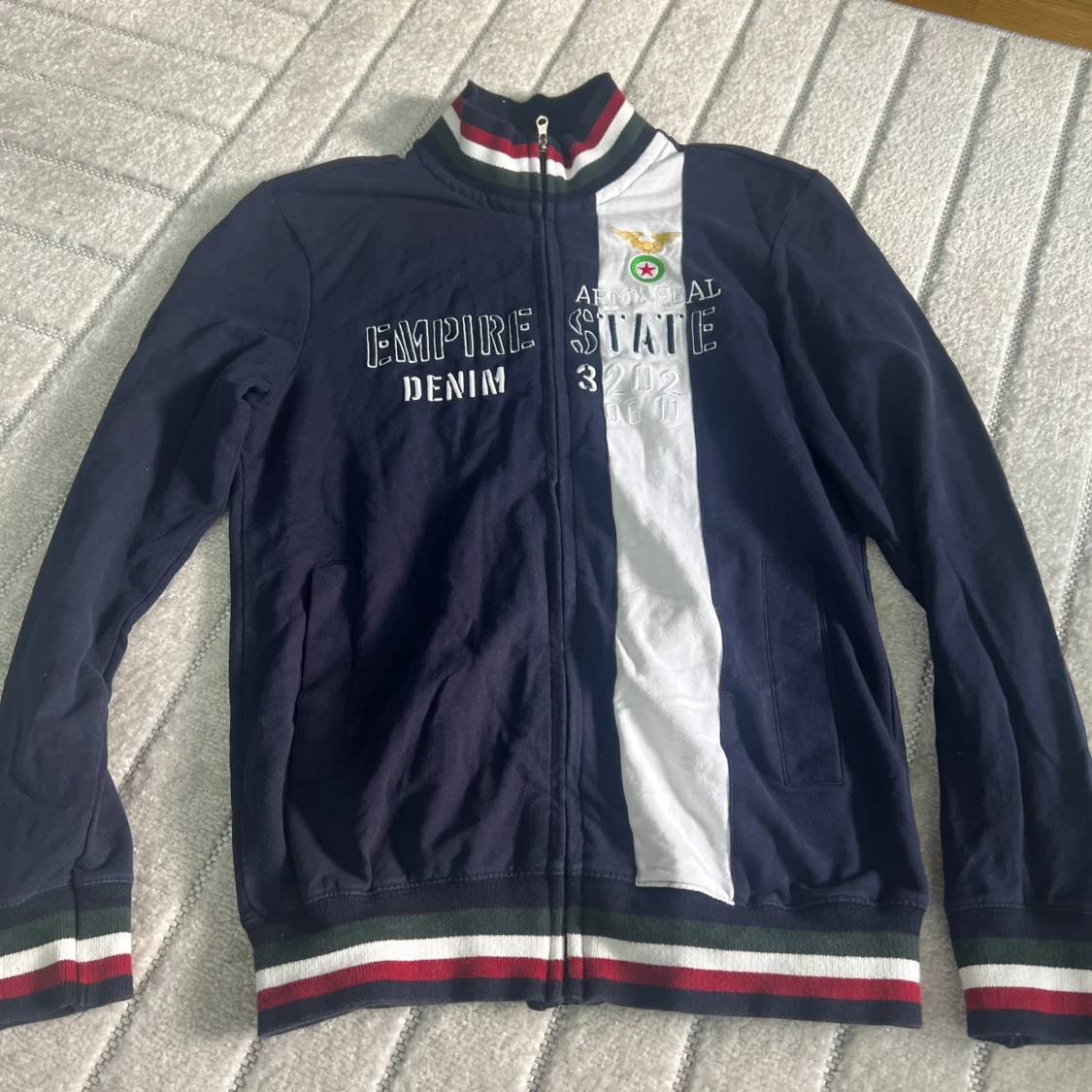 Blå bomberjacka från KAP68 med brodyr - 1