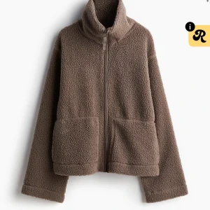 Brun teddyjacka med dragkedja -  Intressekoll på min mysiga  bruna teddyjacka med hög krage och två stora fickor framtill. 💕💕💕 endast intressekoll så tryck inte köp nu ! Utan hör av dig ! Pris får att diskutera!💕💕💋