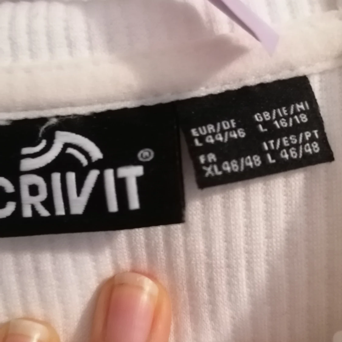 Vit hoodie med dragkedja från Crivit - 3