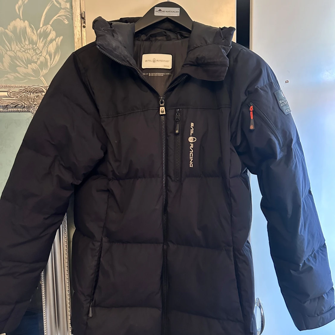 Svart pufferjacka från Sail Racing