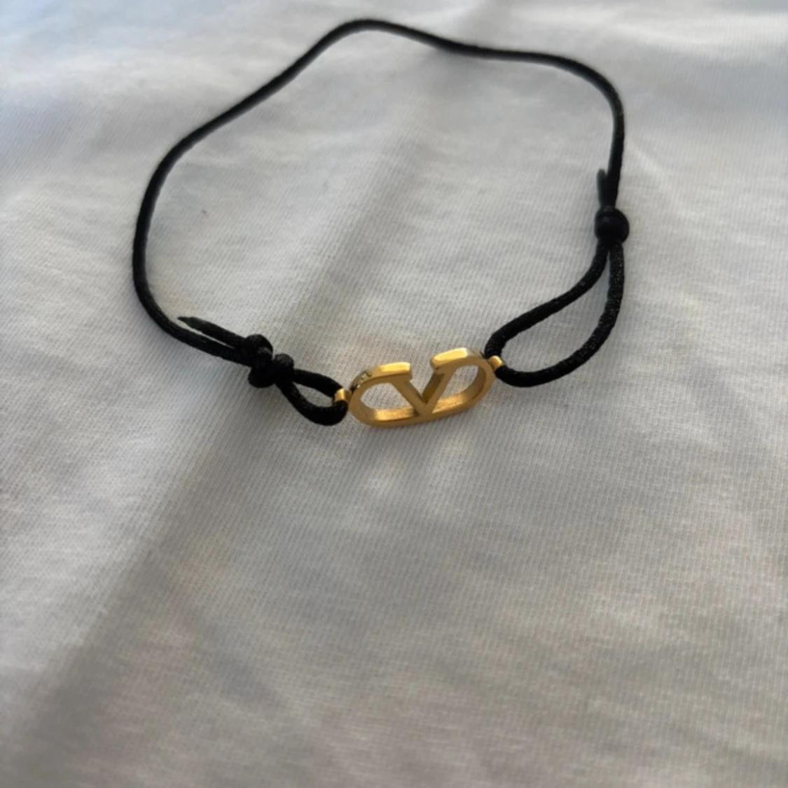 Valentino armband med svart snöre - 3