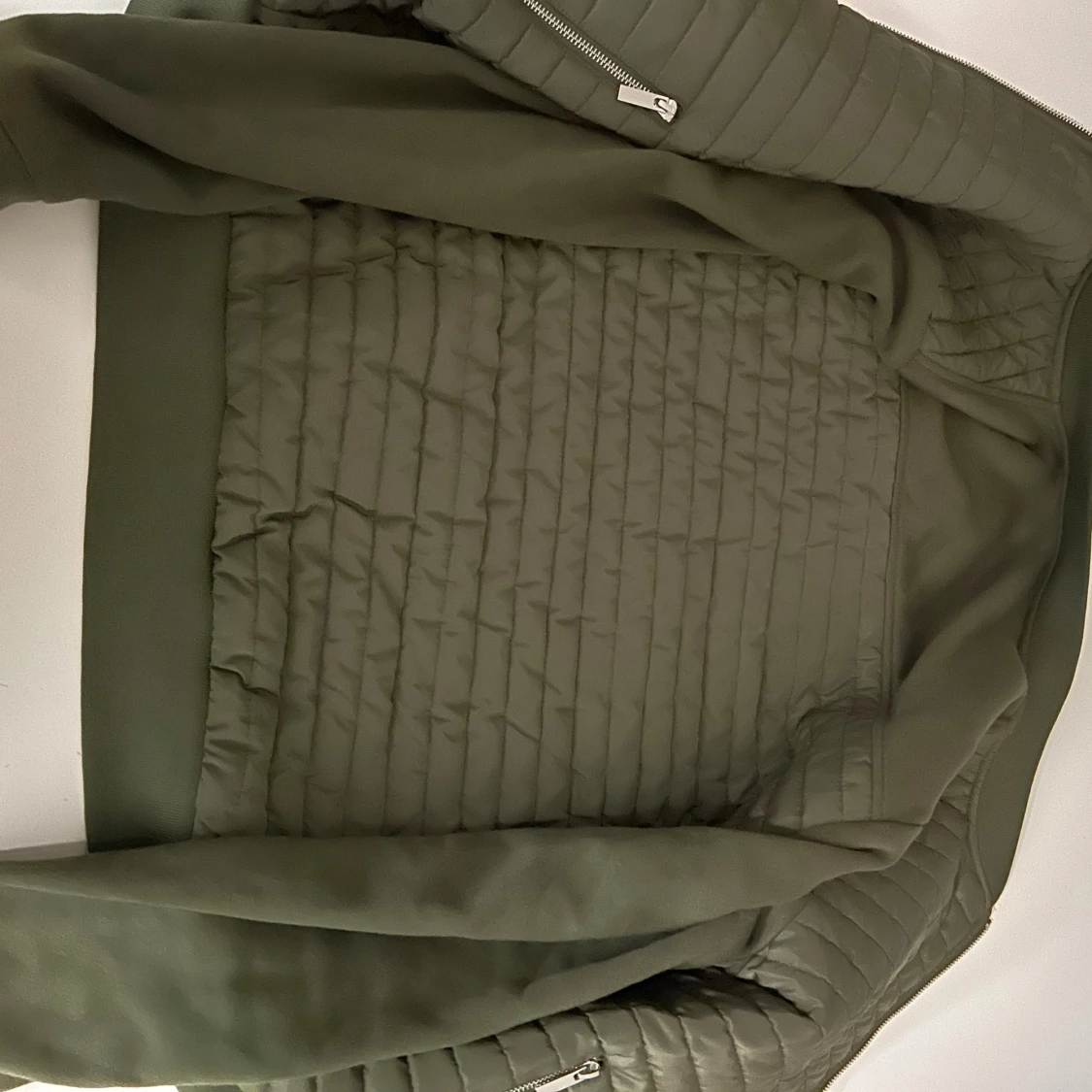 Olivgrön quiltad jacka från Burton London - 1