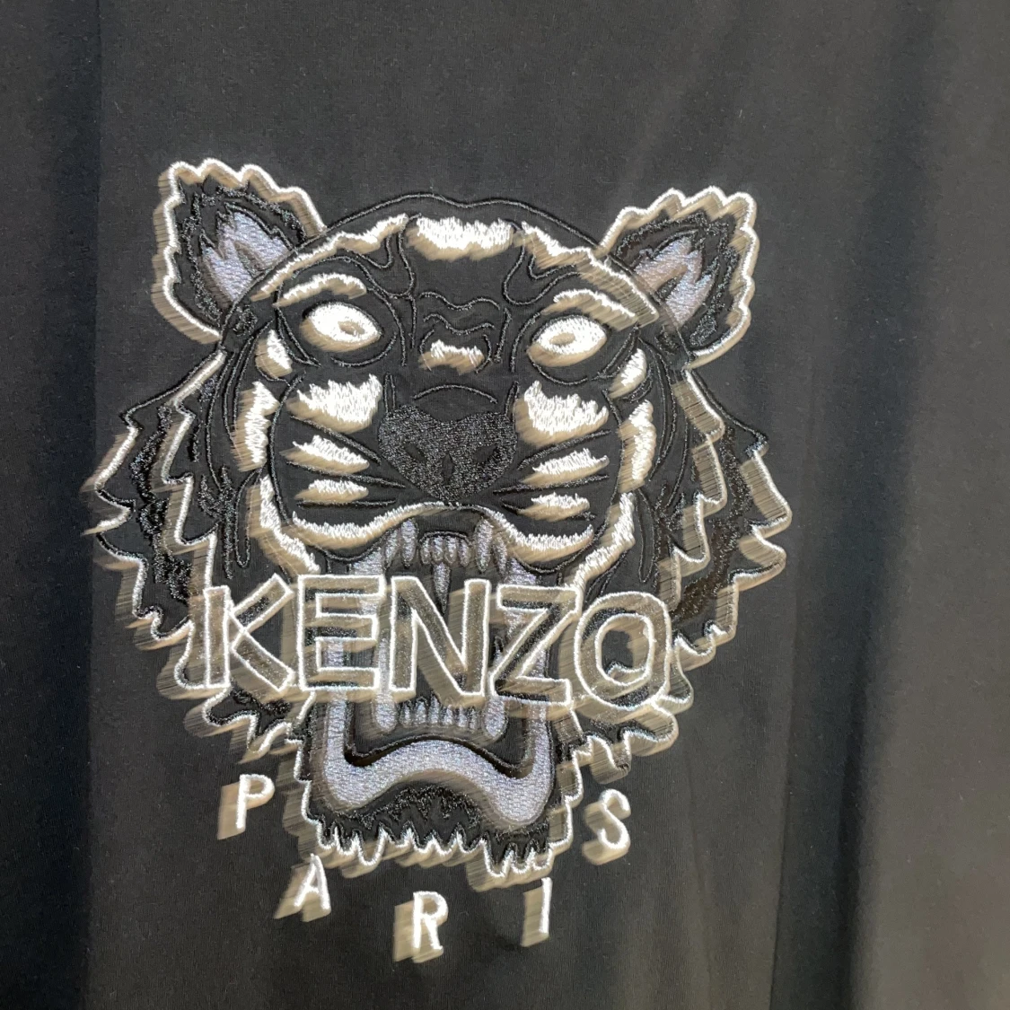 Svart Kenzo t-shirt med tigerbrodyr - 2