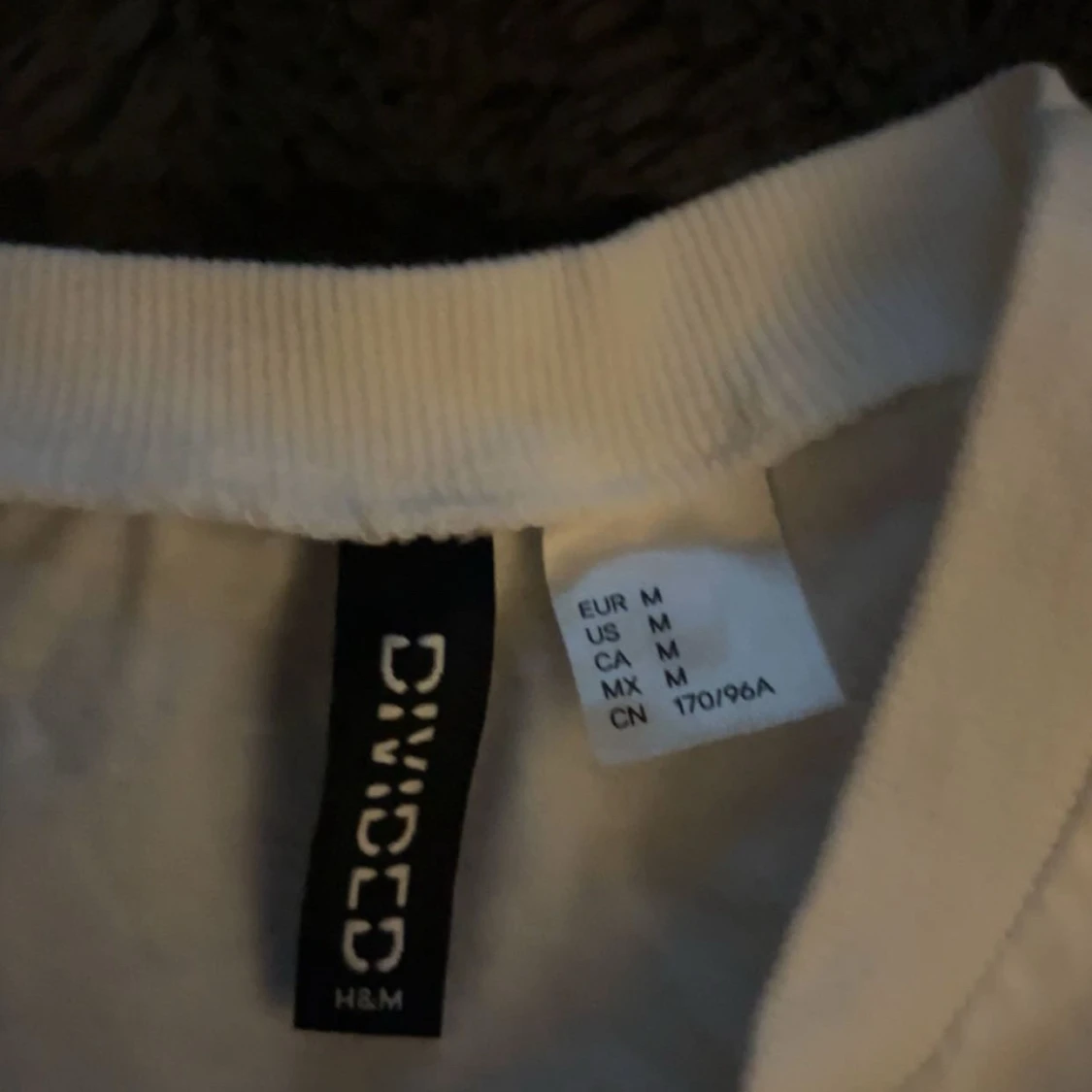 Vit smockad topp från H&M  - 2