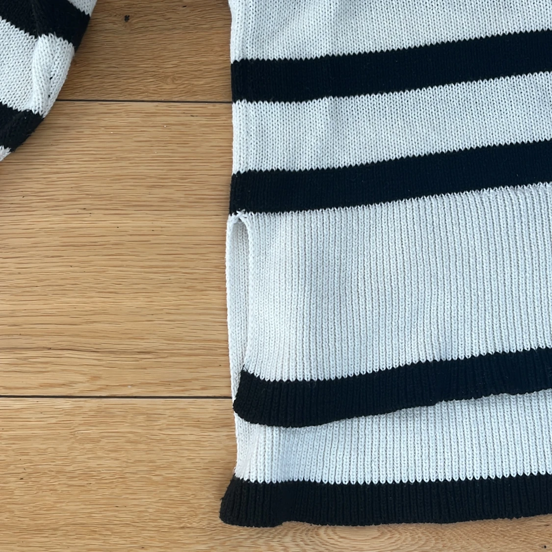 Randig stickad tröja från b.young XS - 1