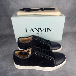 Lanvin DBB1 - Skick: 10/10 | Tillbehör: Allt OG | Nypris: +- 5200 SEK | Övrig information: Storleken är UK10, motsvarar 45..
