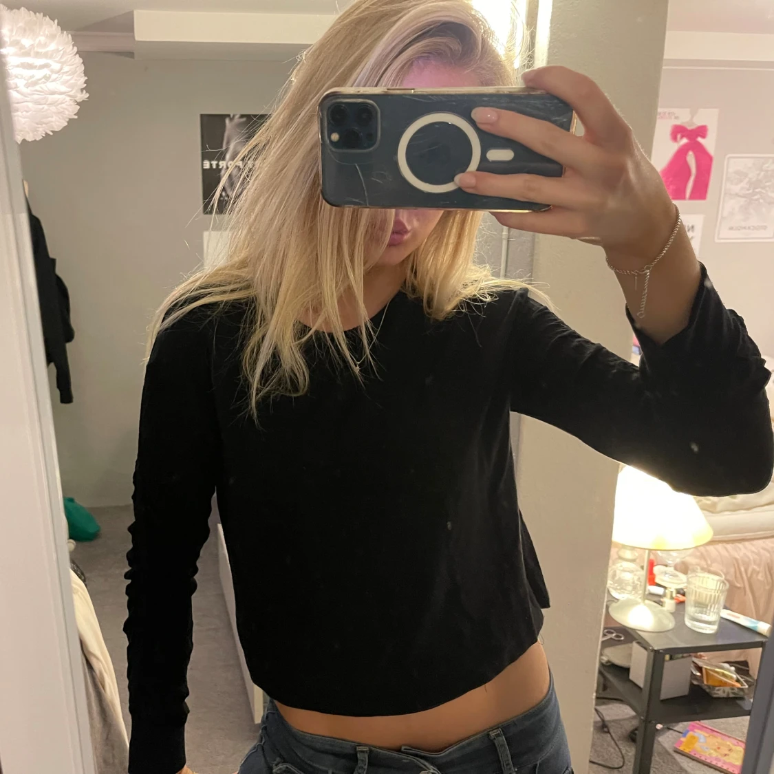 Svart långärmad croppad tröja - 1