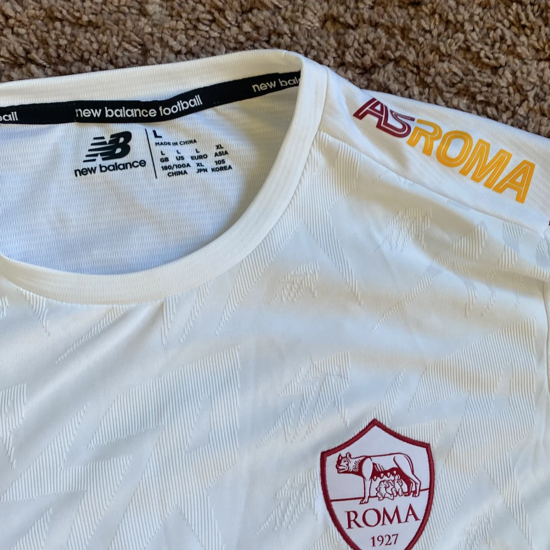 Helt ny fotbollströja från Roma - 2